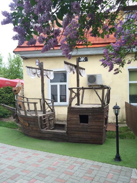 Raenduri Guesthouse Voru Ngoại thất bức ảnh